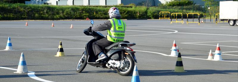 Rijbewijs Bromfiets (AM) | Rijschool Mercator